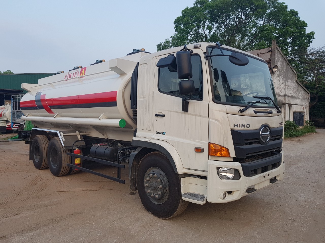 hino3.jpg