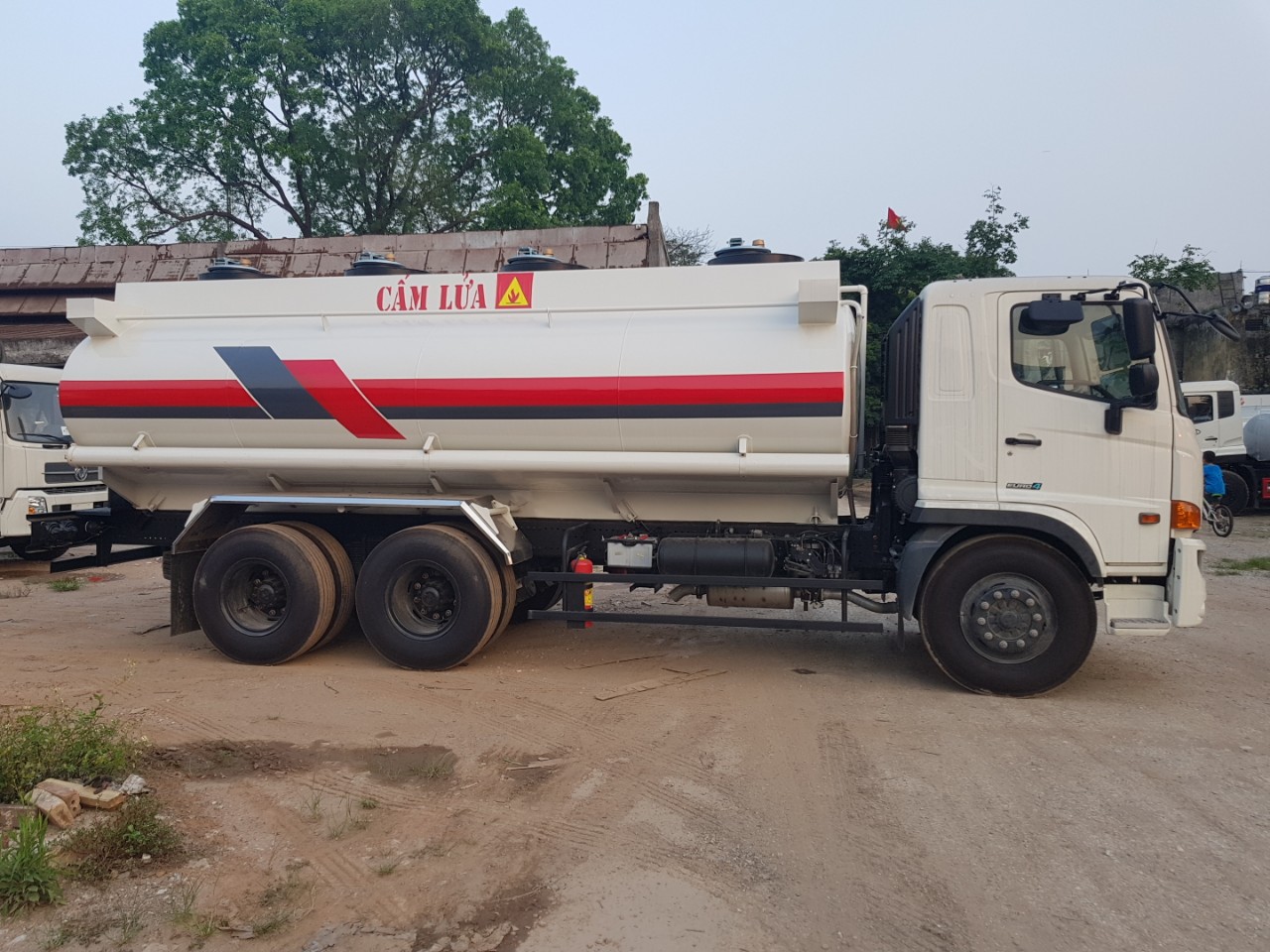 hino4.jpg