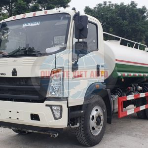 xe phun nước howo